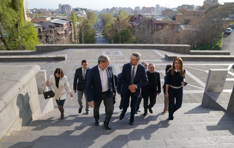 ԱրարատԲանկի հովանավորությամբ Մատենադարանի ձեռագրերի կենսաբանական հետազոտությունների լաբորատորիան կարդիականացվի ու կվերազինվի․ հուշագիրն արդեն ստորագրված է (տեսանյութ)