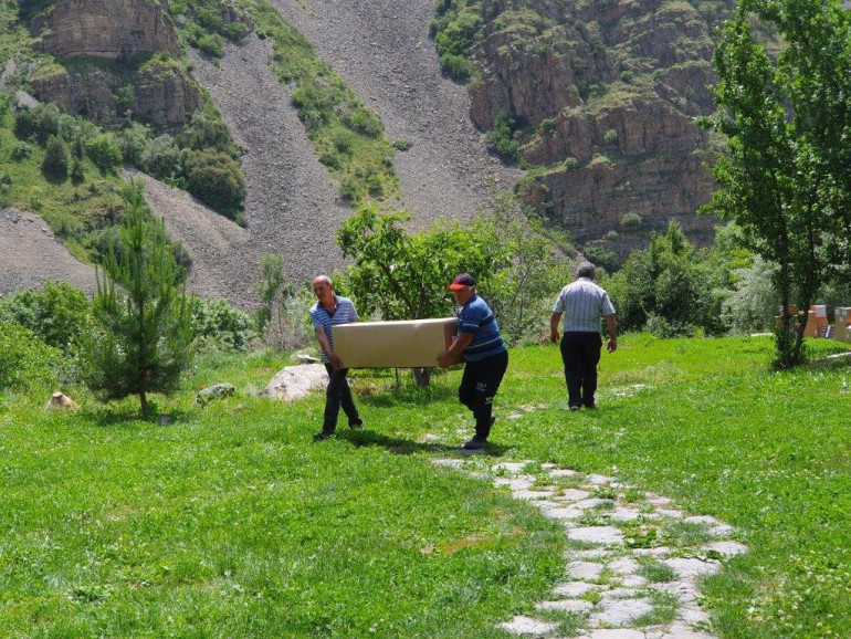 Another batch of electric fences reaches farmers Another batch of electric fences reaches farmers