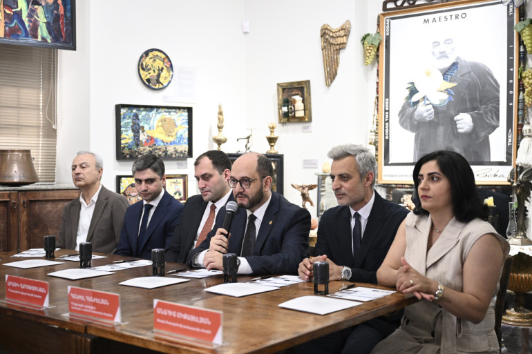 Կայացել է «Աշխարհահռչակ հայեր. Սերգեյ Փարաջանովի ծննդյան 100-ամյակ» թեմայով նամականիշերի մարման արարողությանը