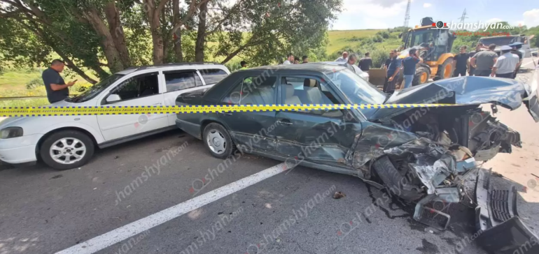 Գեղարքունիքում «Mercedes»-ը բախվել է «ԶԻԼ»-ին, ապա վրաերթի ենթարկել հետիոտնին և հարվածել 2 «Opel»-ի․ հետիոտնը տեղում մահացել է
