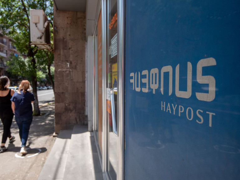 Սարյանի «Հայփոստ»-ի շենքից առևտրականներին վտարել են