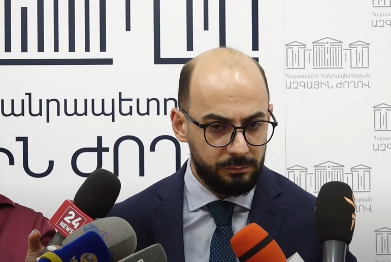 Երբ ԼՂ վերնախավին ասում էին՝ գնացեք Սոֆիա՝  բանակցելու, դաշնակցականները ներսում փոխեցին նախագահին ու ԼՂ ներկայացուցիչներին ուղարկեցին Եվլախ. Արթուր Հովհաննիսյան