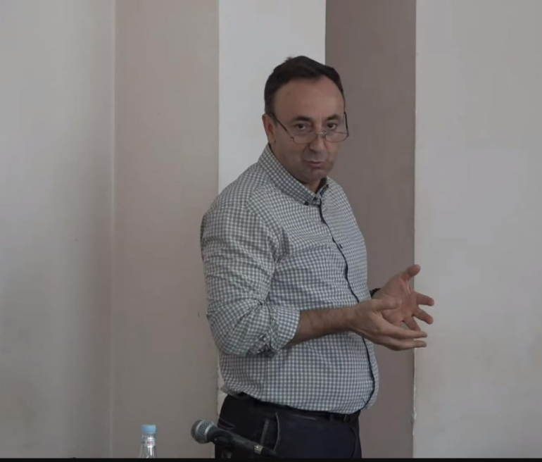 Ինձ համար հեշտ կլիներ հիմա վերջ դնել. ես այս կինոյի տղան չեմ, բայց ստեղծվել է ոչ ստանդարտ իրավիճակ. Հրայր Թովմասյան