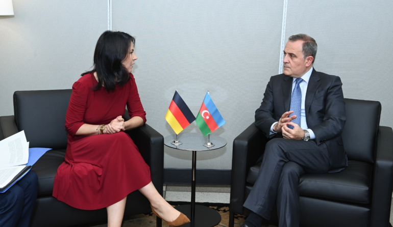 Բայրամովն ու Բերբոքը քննարկել են տարածաշրջանում տիրող իրավիճակը, հայ-ադրբեջանական հարաբերությունները Բայրամովն ու Բերբոքը քննարկել են տարածաշրջանում տիրող իրավիճակը, հայ-ադրբեջանական հարաբերությունները