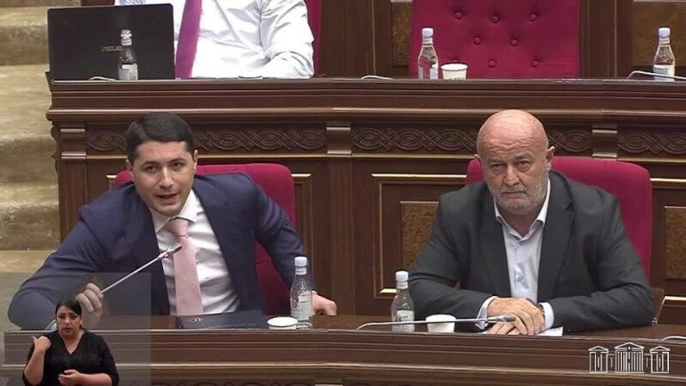 Սպասեք Քյարամյանի պաշտոնանկությանը, բայց ՔՊ-ում նրան պաշտոնանկ անելու գործընթաց չկա. Հովիկ Աղազարյան Սպասեք Քյարամյանի պաշտոնանկությանը, բայց ՔՊ-ում նրան պաշտոնանկ անելու գործընթաց չկա. Հովիկ Աղազարյան