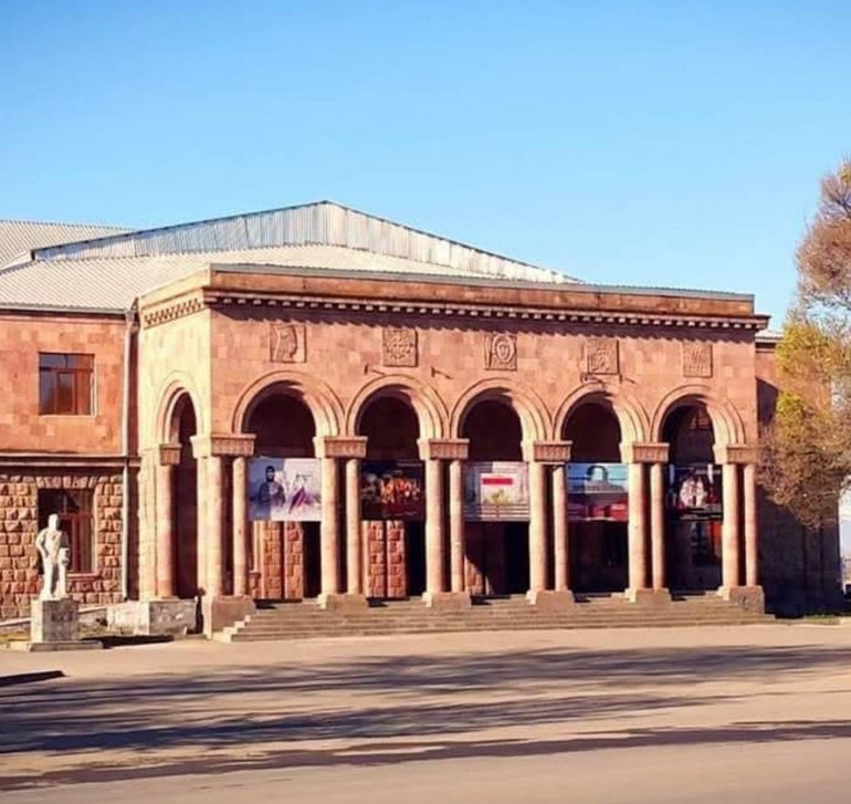 11 թատրոն՝ 11 ներկայացում․ մեկնարկել է Արտաշատի երկրորդ հանրապետական թատերական փառատոնը

 