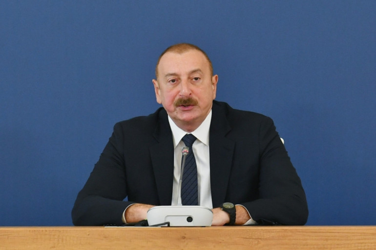 Խաղաղության պայմանագրի ստորագրման համար կարևոր է ՀՀ Սահմանադրության մեջ վերջ դնել Ադրբեջանի դեմ տարածքային պահանջներին. Ալիևը՝ ԱՄՆ կոնգրեսականներին Խաղաղության պայմանագրի ստորագրման համար կարևոր է ՀՀ Սահմանադրության մեջ վերջ դնել Ադրբեջանի դեմ տարածքային պահանջներին. Ալիևը՝ ԱՄՆ կոնգրեսականներին