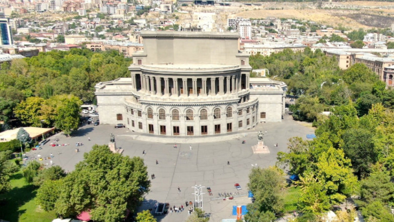 Օպերայի տարածքի շինությունները քանդելու ենք ու ստանանք կանաչ տարածք՝ մարդկանց օգտագործման համար. քաղաքապետ (տեսանյութ) Օպերայի տարածքի շինությունները քանդելու ենք ու ստանանք կանաչ տարածք՝ մարդկանց օգտագործման համար. քաղաքապետ (տեսանյութ)