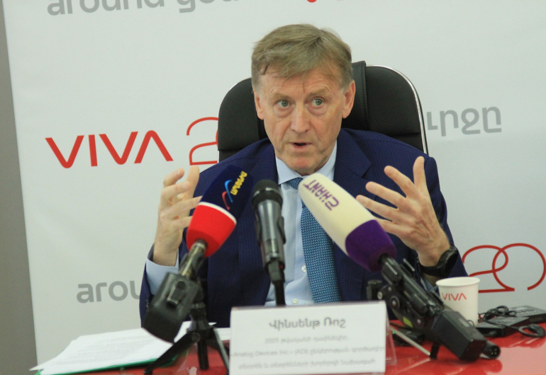 Vince Roche ADI CEO and Chairman of the Board of Directors Vincent Roche visited ...