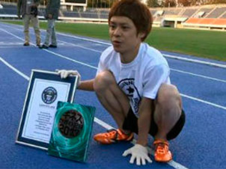 New Record for Fastest Man on Four Limbs