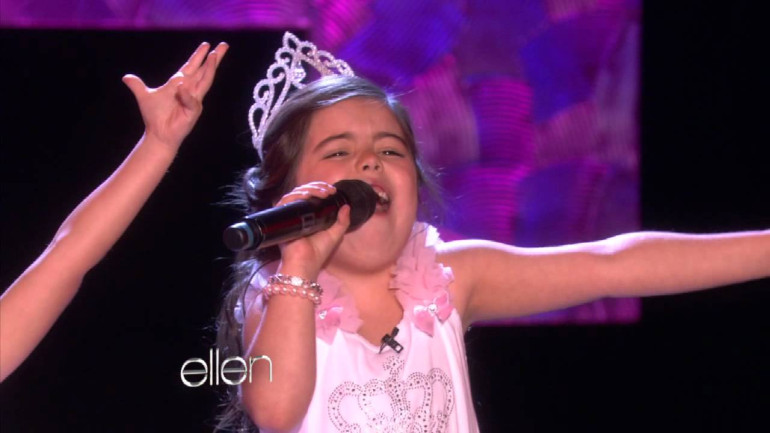 8-year old girl sings Adelle's Rolling in the Deep song