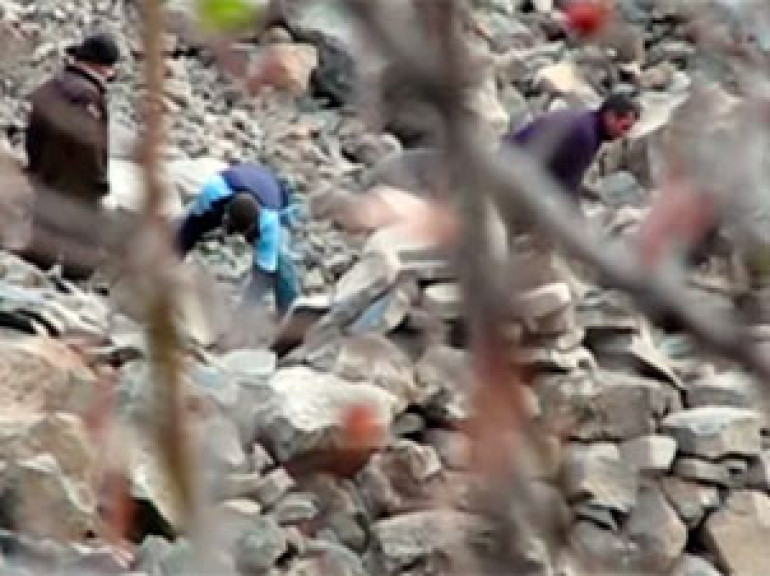 Symphony of Stones in Garni Gorge: Who Turna them into Julfa Cemetary?