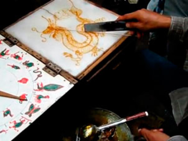 Sweet Art: Beautiful Images with Hot Caramel