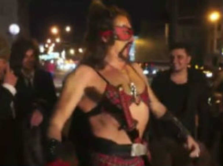 Zigurda Goes out to Street with Bra Because of Eurovision
