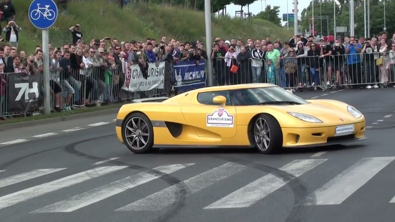 Koenigsegg CCR Crashes into Crowd at Gran Turismo Polonia