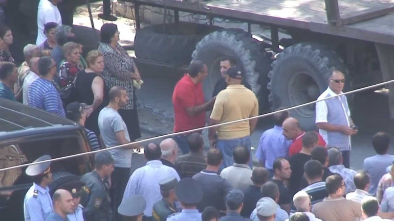 Armenian MP Samvel Alexanyan Near Yerevan Covered Market