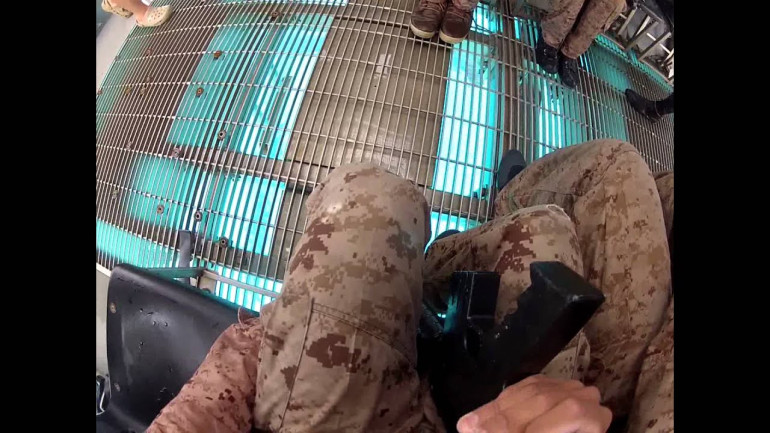 31st MEU Reconnaissance Marines Train to Evacuate a Flipped, Submerged Helicopter