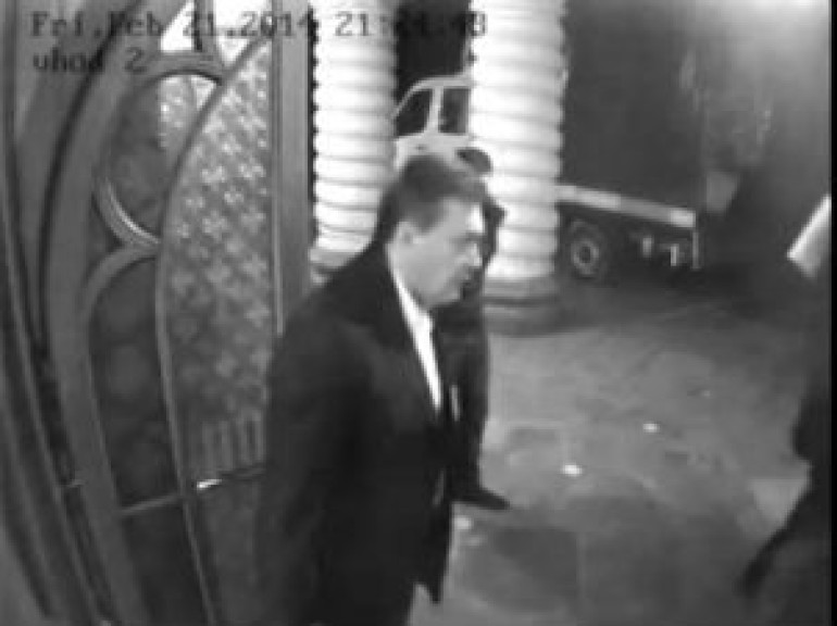 Видео, доказывающее, что побег Януковича был заранее спланирован 