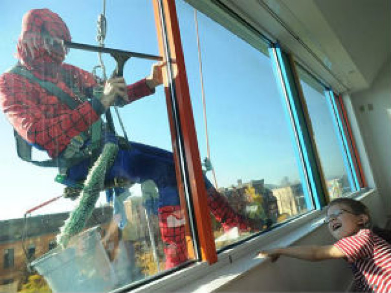 Superhero Window Washers Descend on Lurie Children's Hospital