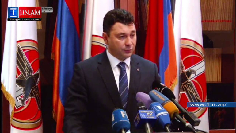 Իշխանությունը գնդակը տշել է, թող վազեն հասնեն գնդակին. Շարմազանով