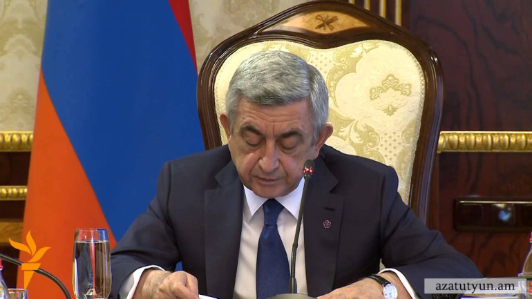 Նախագահը հանդիպել է սահմանադրական բարեփոխումների  հանձնաժողովի անդամների հետ