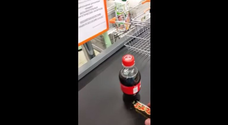 Մոսկվայում Coca-Сola-ն վաճառում են անձնագիր ներկայացնելու դեպքում