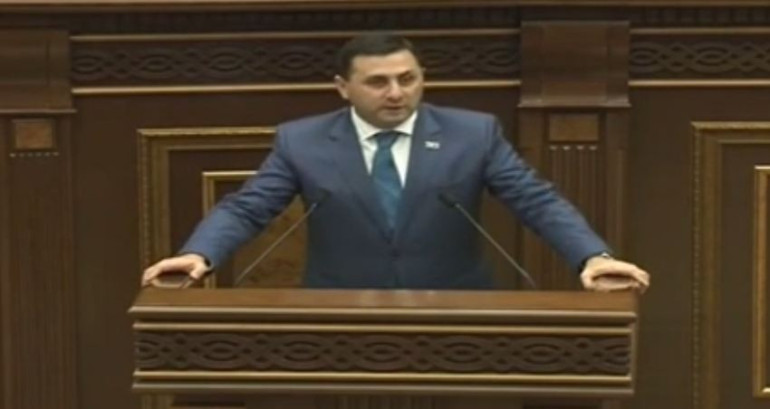 Երկրին նվիրվածությունը չի դրսևորվում ամեն բառին ծափահարելու գործելաոճով. Ս. Ֆարմանյան
