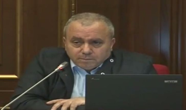 Ո՞վա հետ տալու էս վարկը. Հ. Բագրատյան