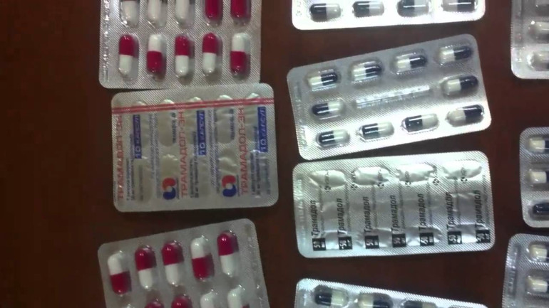 Գաղտնի փականով դանակ և թմրամիջոցների մեծ խմբաքանակ հայտնաբերվեց