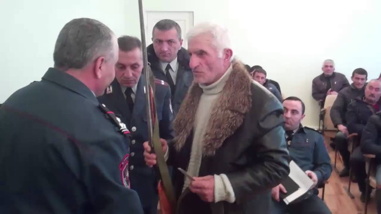 Ոստիկանությունում օրինականացված որսորդական հրացանները հանձնվել են քաղաքացիներին