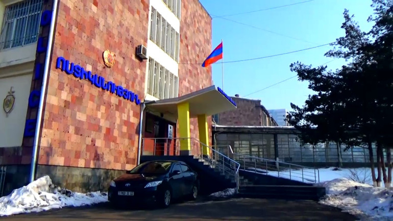 Թոշակառուի տունը խաբեությամբ թալանած տաքսու վարորդը և «մերսողը» հայտնաբերվեցին