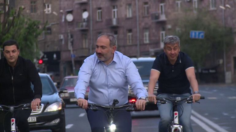 Armenian Prime Minister Heads to Work Riding Bicycle