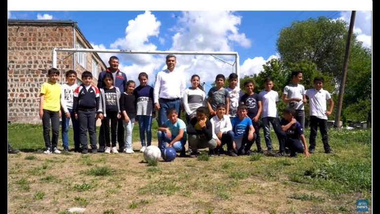 Տանջվում ենք, բայց մեջը բան չկա, ամեն ինչ թանկանում է․ գյուղացիներն իրենց խնդիրները ներկայացրին Արթուր Վանեցյանին