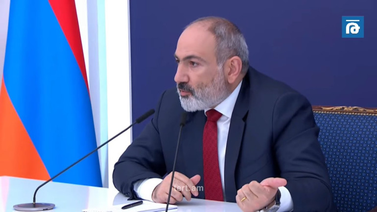 Էդ իմ կինն ի՞նչ ա ցույց տվել՝ սև խավիա՞ր նա որ Ստեփանակերտում էր, քիչ կին ու տղամարդ կար․ Փաշինյան