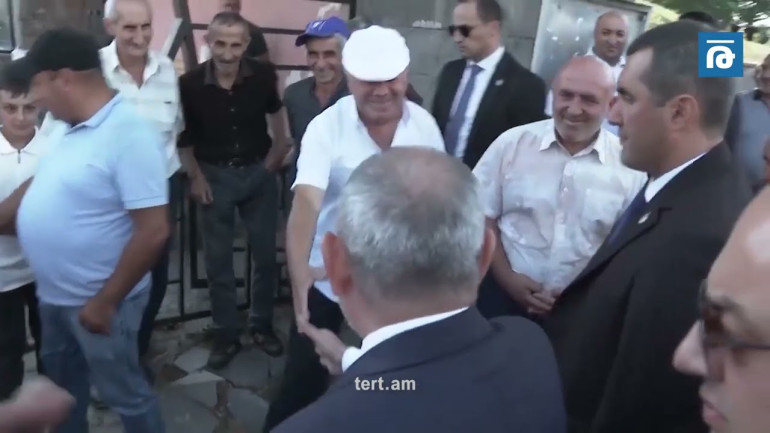 «Աստծու չափ շնորհակալ ենք Ձեզ, կարևորը Դուք եք, ջուր չունենք, զատո` ասֆալտ ունենք». լոռեցին՝ Փաշինյանին
