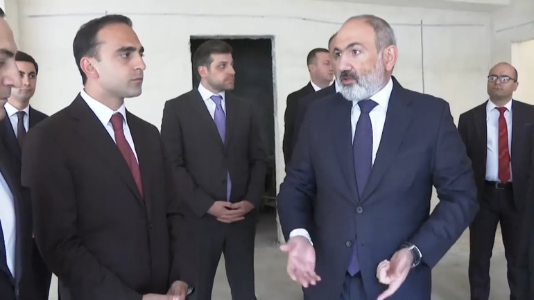 Ավինյա’ն, ինձ դուր է գալիս, որ օրը 15 տեղ ենք գնում, վերջում պարզվում է՝ էլի տեղ կար գնալու, բայց չենք հասցնում. Փաշինյան