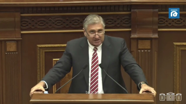 Չեմ զարմանա, եթե Փաշինյանը, Ադրբեջանի պահանջով, Արցախի նախագահին կոչի Ղարաբաղի հայ համայնքի ներկայացուցիչ. Արթուր Խաչատրյան