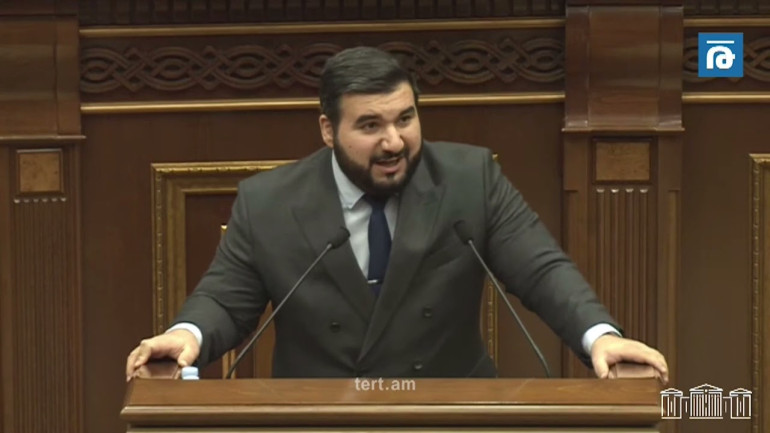 Պարո՛ն Մամիջանյան, կխնդրեմ վայբերի SMS-ներին կանչ չանվանել, մարդկանց մեծամասնությունը գիտի՝ աշխարհագրական որ կետից եք ստանում այդ կանչերը․ Վահագն Ալեքսանյան