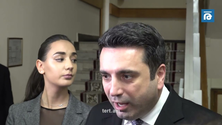 ԼՂ-ում Պուտինի նկարն էին բացում, գրում էին՝ "Спасибо, Россия", բայց հուսախաբություն եղավ․ Սիմոնյան