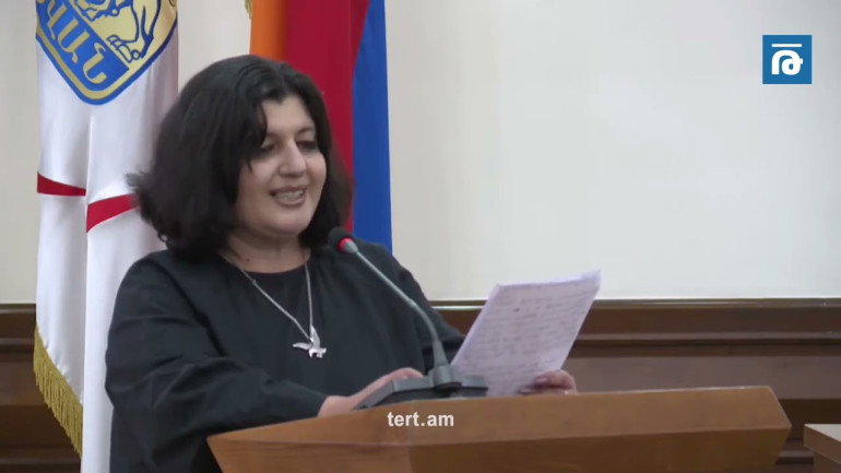 «Անդաստիարակի ձայնը կտրեք», «Ահավոր է», «Խմել, եկել է». լարված իրավիճակ՝ Երևանի ավագանիում