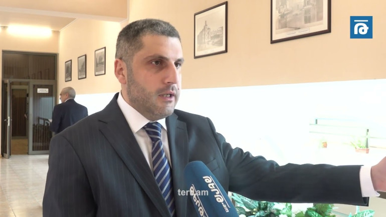 Մի նայեք, որ կայանատեղի վճարը 160,000 է դարձել, այլ՝ 100 դրամը 300 է դարձել․ Արմեն Փամբուխչյան