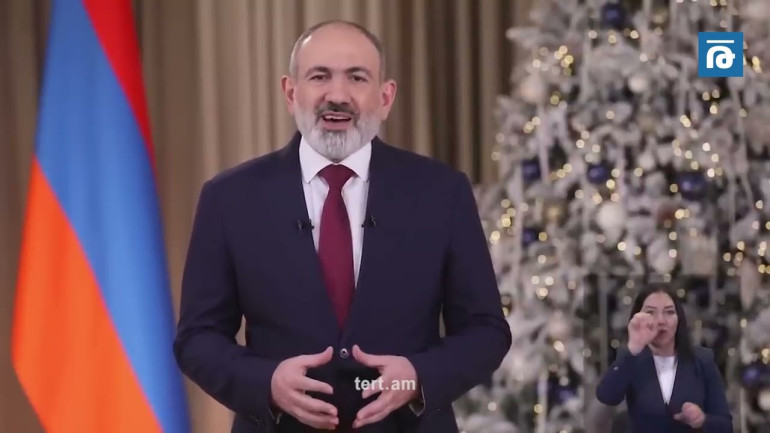 Ուզում եմ ներողություն խնդրել բոլորիցդ և յուրաքանչյուրիցդ, Հայաստանի բոլոր քաղաքացիներից, Լեռնային Ղարաբաղից փախստական դարձած մեր բոլոր քույրերից ու եղբայրներից․ Փաշինյան