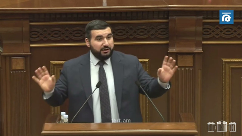 Ինչո՞ւ է Արմենչիկը վաստակավոր արտիստ, իսկ Տիգրան Ժամկոչյանը՝ ոչ․ Վահագն Ալեքսանյան
