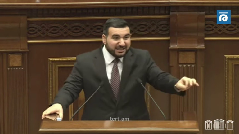 «Հայաստանի պատմություն» անվան դեմ պայքարելը նշանակում է պայքար ՀՀ դեմ․ Վահագն Ալեքսանյան