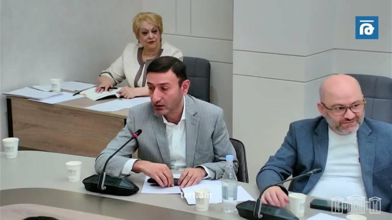 Մարդն ուզում է իր մեքենան որպես տաքսի քշի, պարտքերը փակի, ասում ենք՝ չէ, նախ պարտքդ մարի. Թունյան