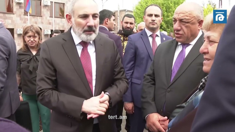 «Աջակցում ենք քեզ». Գայ գյուղում Փաշինյանին ծափերով դիմավորեցին