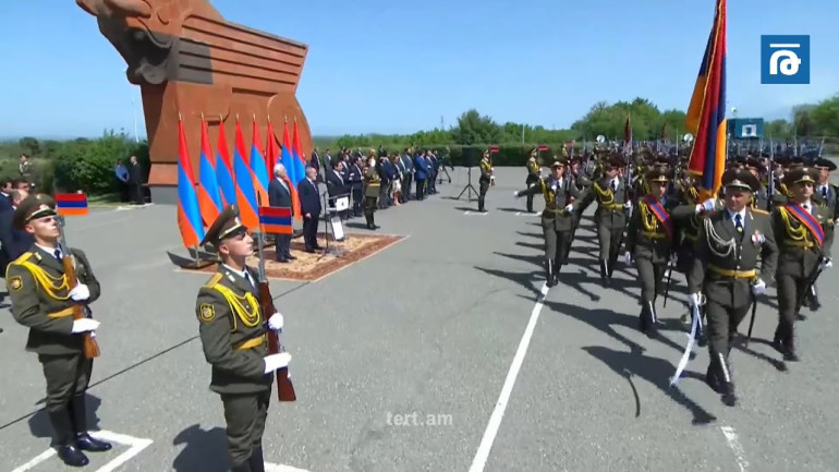 Հանրապետության տոնի առթիվ Սարդարապատում զորահանդես է կայացել