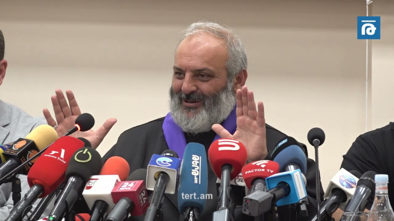 Սուրենին շատ հարցեր ունենք, վերադառնա կորոշենք՝ այս ճանապարհը միասին անցնելո՞ւ ենք, թե՝ ոչ․ Սրբազան