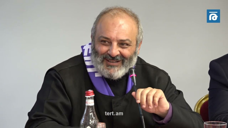 Ձեր ցանկությունները ձեր երկրում իրականացրեք, մեզ հետ գործ չունեք. Սրբազանը՝ միջազգային կառույցներին