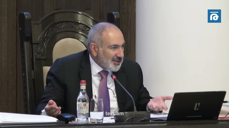 Նոր տարուց առաջ մարդիկ էլի կհիշեն, որ անձնագրի խնդիր ունեն, էլի հերթերը կսկսվեն. Փաշինյան